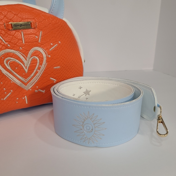 Mini Duffel bag 👜with Heart Embroidery🧡🩵 - Picture 8 of 9